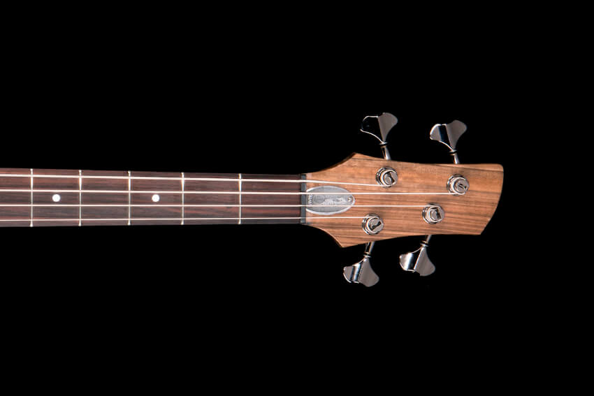 luthier-electric-bass-walnut