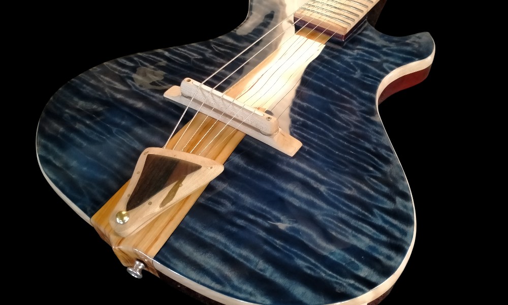 shank-instruments-milano-liuteria-chitarra-acero-quilted-custom-emanuele-d'alò-vendita-boutique-blu
